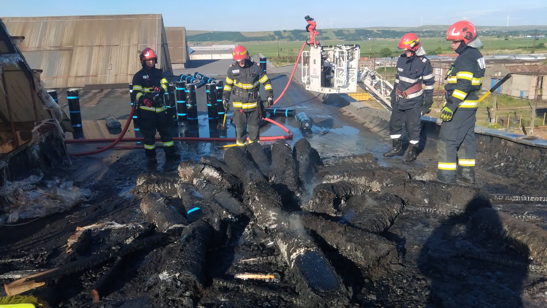 incendiu hala pascani