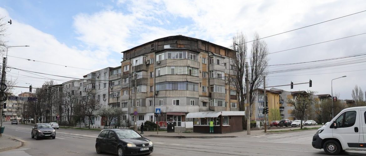 demolare constructii neautorizate de pe blocuri din municipiul iasi
